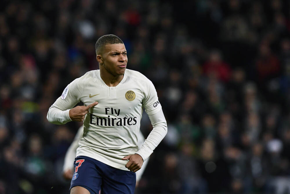 德尚力挺昆德，巴萨风格成争议焦点